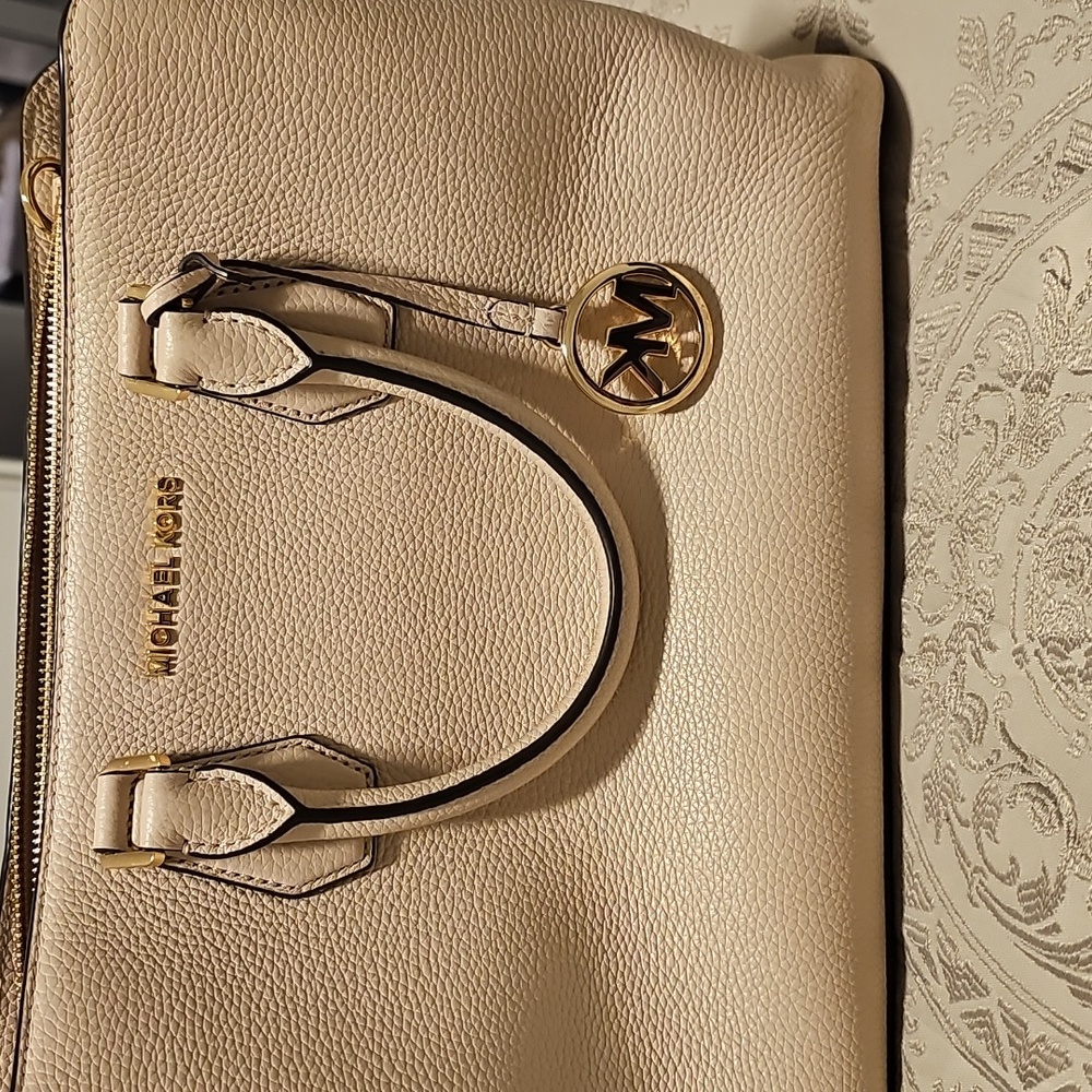 EUC Michael Kors Pale Pink Satchel with Gold Accents